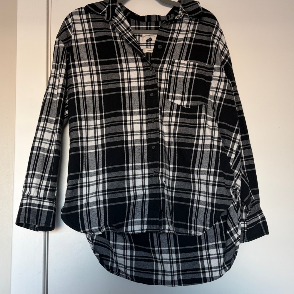 Universal Thread Oversized Black Flannel (M)